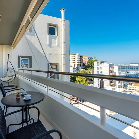 Sea And The Apartamento