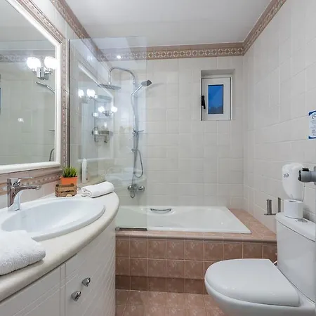 Sea And The Apartamento *