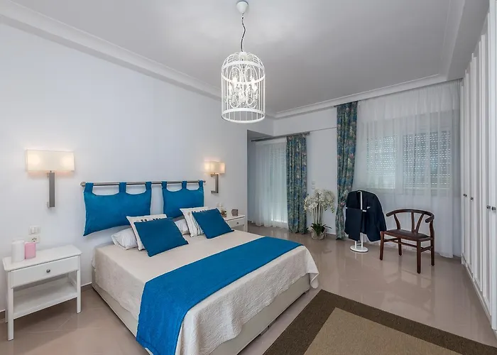 Sea And The Apartament *