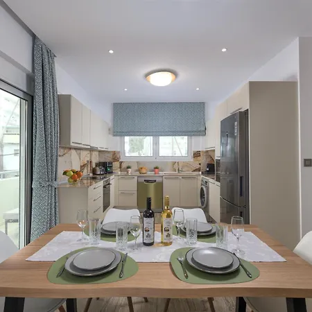Apartament Sea And The